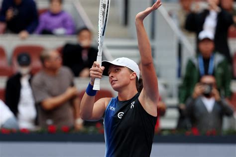 Swiatek ends Gauff’s 16-match winning streak to advance to China Open final against Samsonova